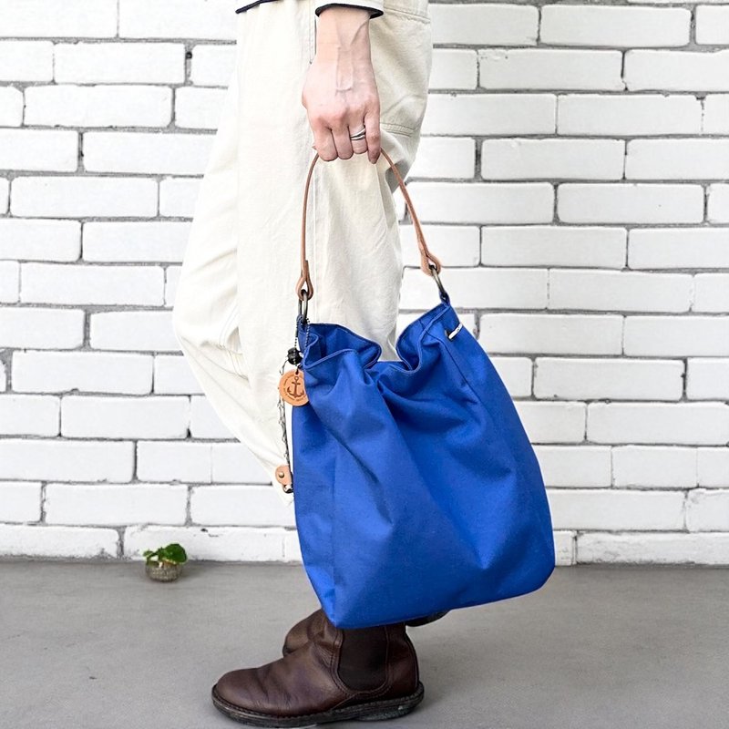 BALON 蓝色 CORDURA 拨水加工尼龙材质 半月形侧背包 - 侧背包/斜挎包 - 尼龙 蓝色