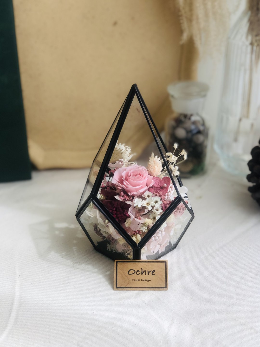 Ochre 锥形玻璃花房系列-黑边中款 花礼 花盒 - 干燥花/捧花 - 植物．花 粉红色