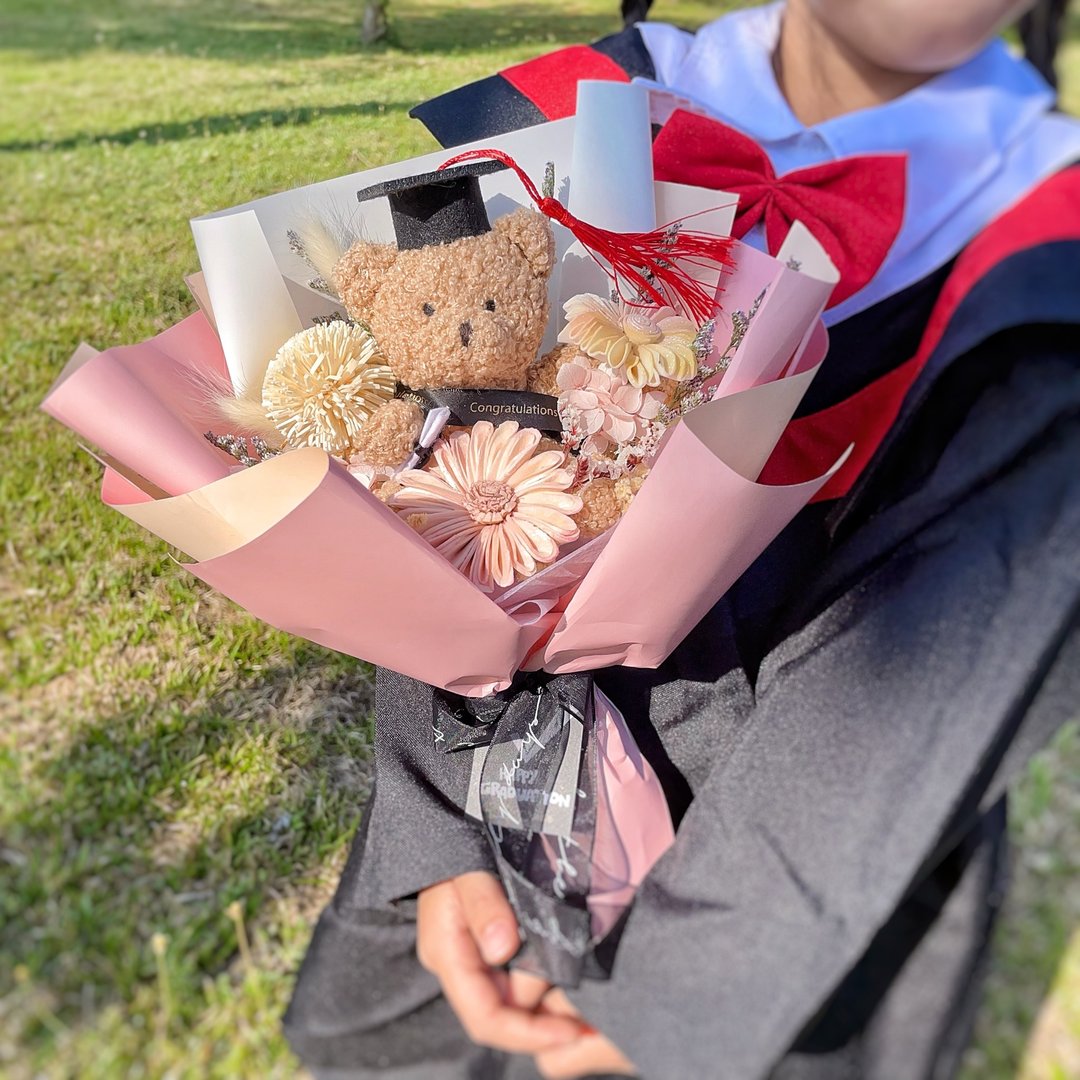 熊住回忆 花开未来 赠随机小卡 毕业花束 向日葵花束 毕业熊 - 干燥花/捧花 - 植物．花 多色