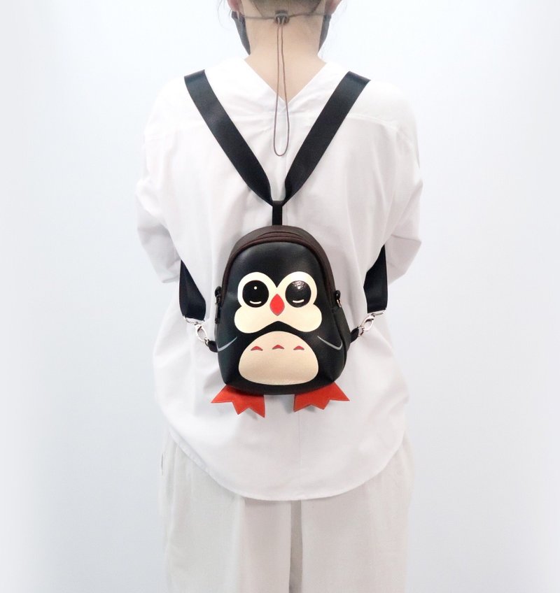 Penguin Mini backpack, Crossbody bag,hand painted bag,handmade backpack. - 后背包/双肩包 - 人造皮革 黑色