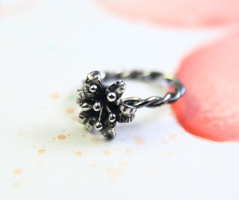 【纯洁百合】百合戒指/纯银戒指/麻花戒指/Sterling Silver Lily - 戒指 - 纯银 银色