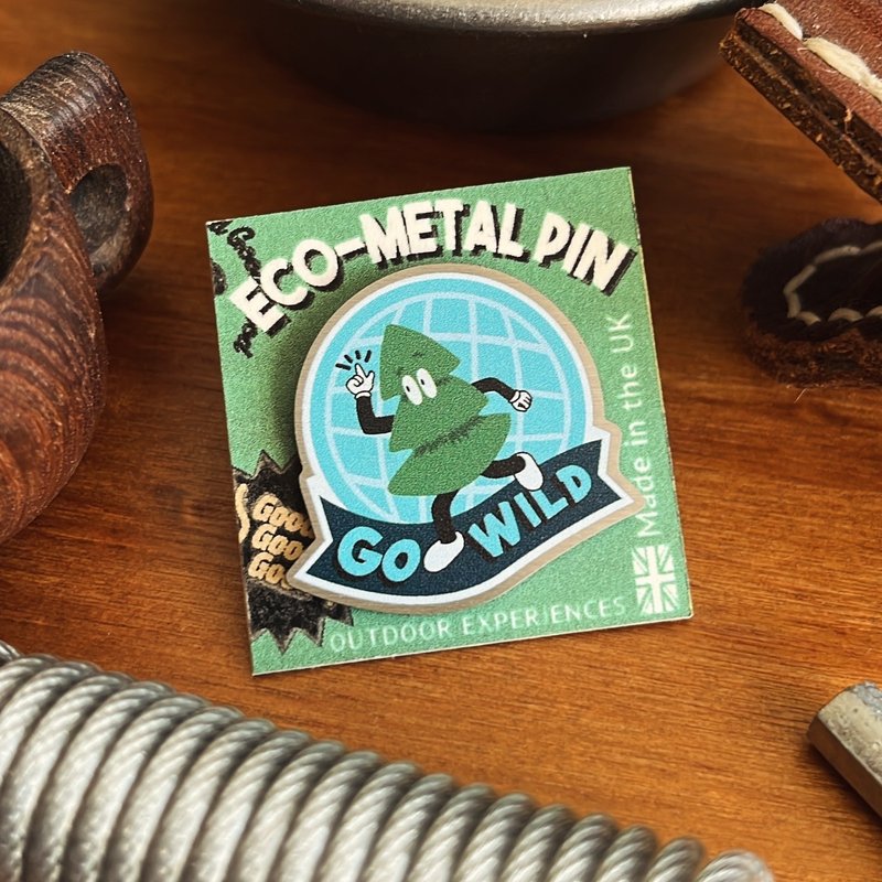 环保金属襟章04 Go Out Made in UK - 徽章/别针 - 其他金属 绿色