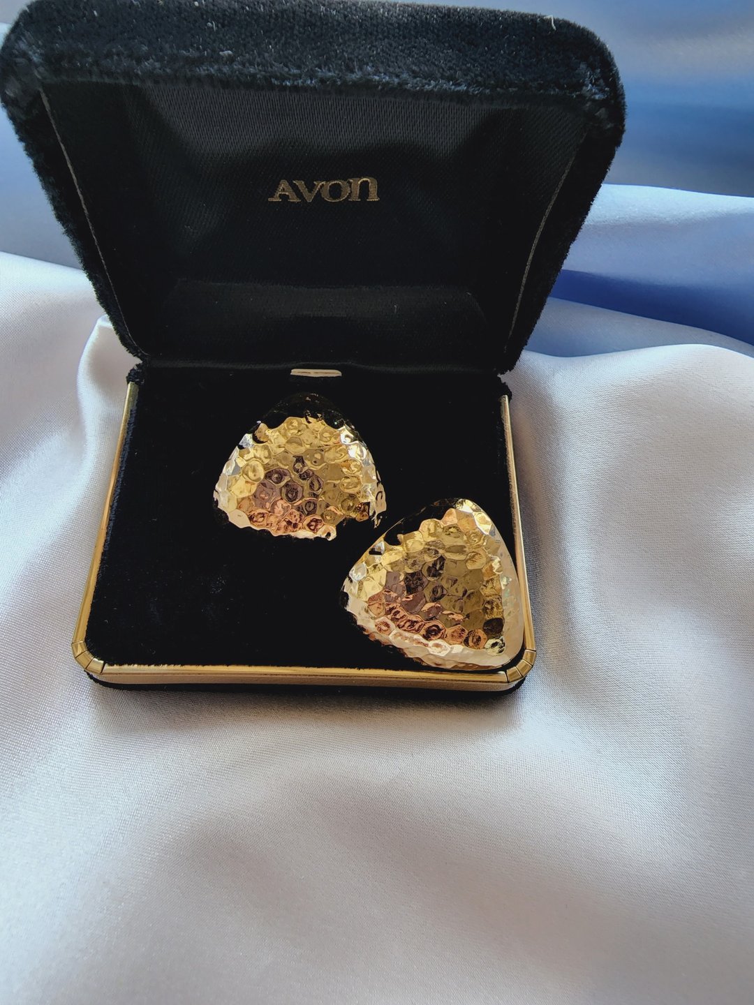 美国西洋古董饰品 / AVON圆弧三角蜂巢纹针式耳环/复古珠宝首饰 - 耳环/耳夹 - 其他金属 