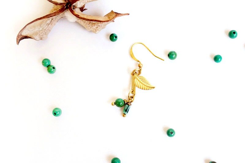 【UNA-优娜手作】古典叶绿素 - 铜耳挂式 黄铜 定制化 天然宝石 - 耳环/耳夹 - 其他金属 绿色