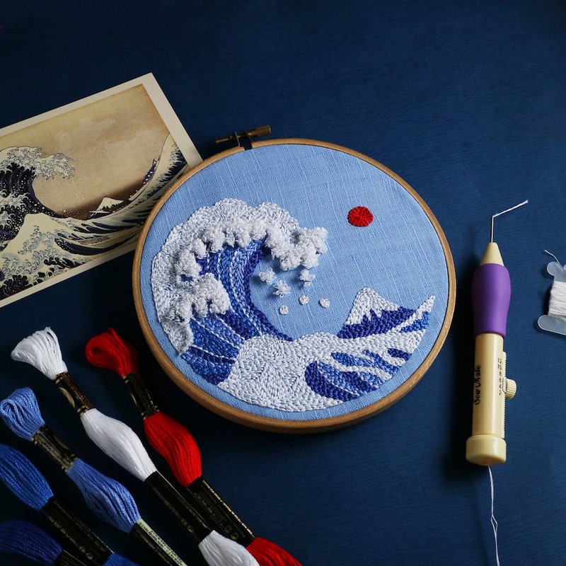 【刺绣挑战包】高级魔王. 俄罗斯刺绣. 葛饰北斋款. 龟背叶漫粉款 - 编织/刺绣/羊毛毡/裁缝 - 棉．麻 蓝色