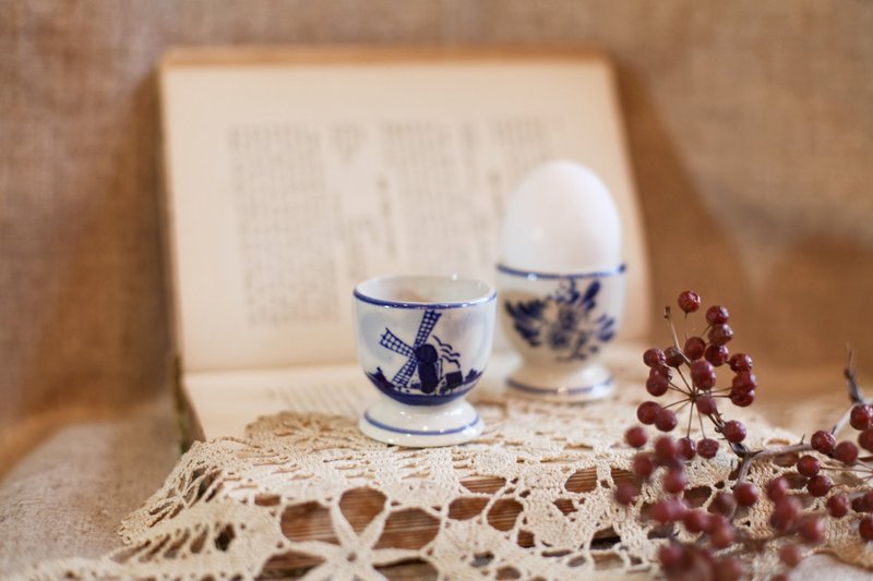 好日恋物/新春特惠一组两个/情人节礼物/德国vintage手绘蛋杯 - 浅碟/小碟子 - 瓷 白色