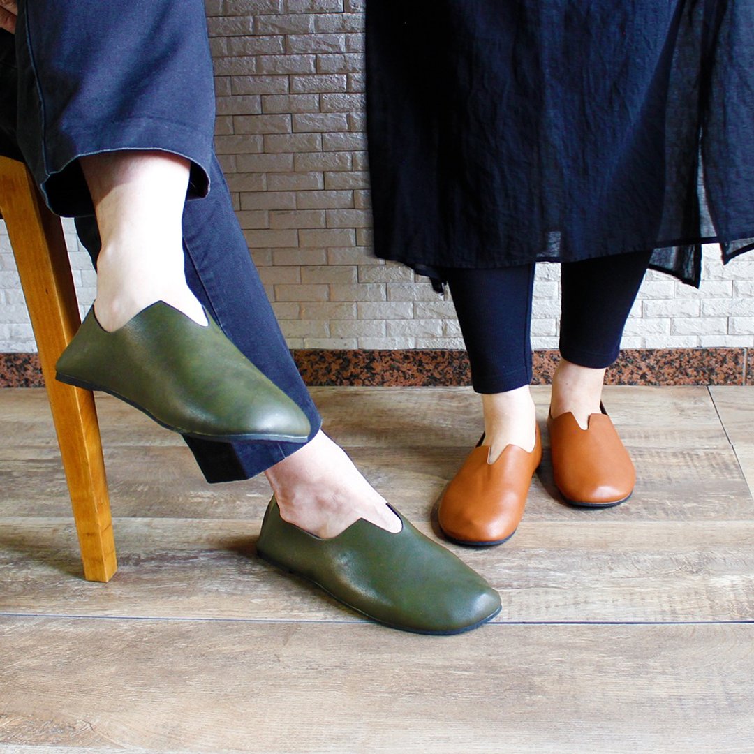 Les Plier Classic Folding Shoes Ribbon Black with Pou - 室内拖鞋 - 人造皮革 黑色