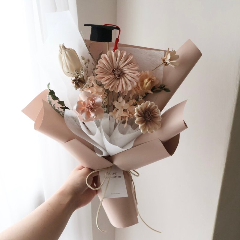 毕业熊花束  雾粉太阳花花束 向日葵 生日 周年 毕业礼物 - 干燥花/捧花 - 植物．花 多色