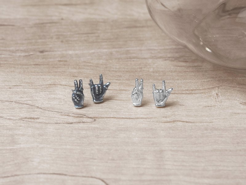 Love & peace | 针式耳环 925纯银 可改夹式 手势耳环 情人礼物 - 耳环/耳夹 - 纯银 银色