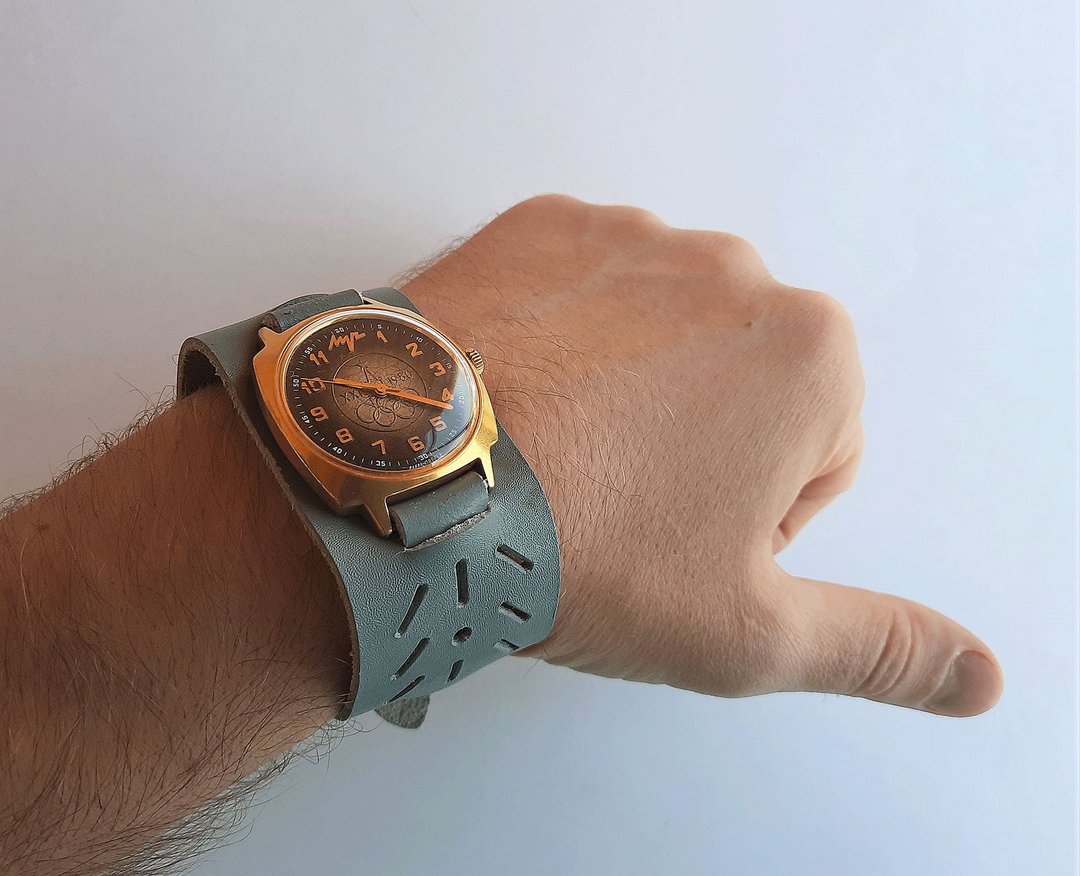 苏联手表 Luch 2209 23 颗宝石轴承 – 1980 年莫斯科奥运会纪念礼品 - 男表/中性表 - 其他材质 