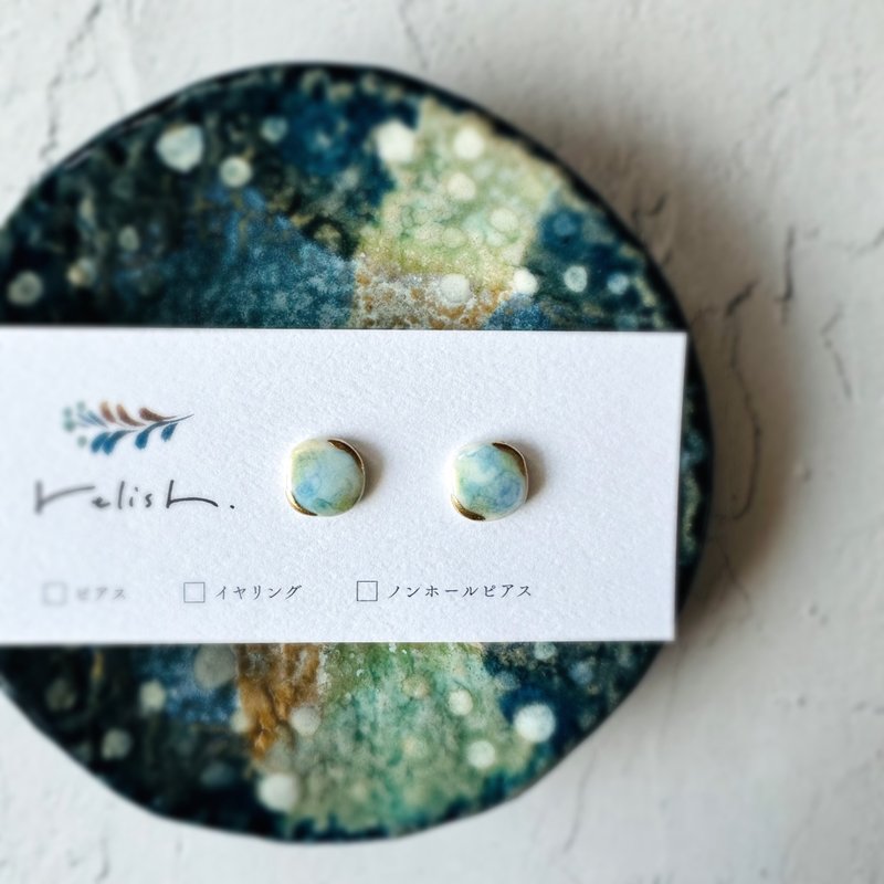 【再贩】淡雅色彩 手绘方形陶瓷 金继耳饰 无耳洞耳夹 简约 小巧 金色 蓝色 浅蓝 绿色 - 耳环/耳夹 - 陶 蓝色