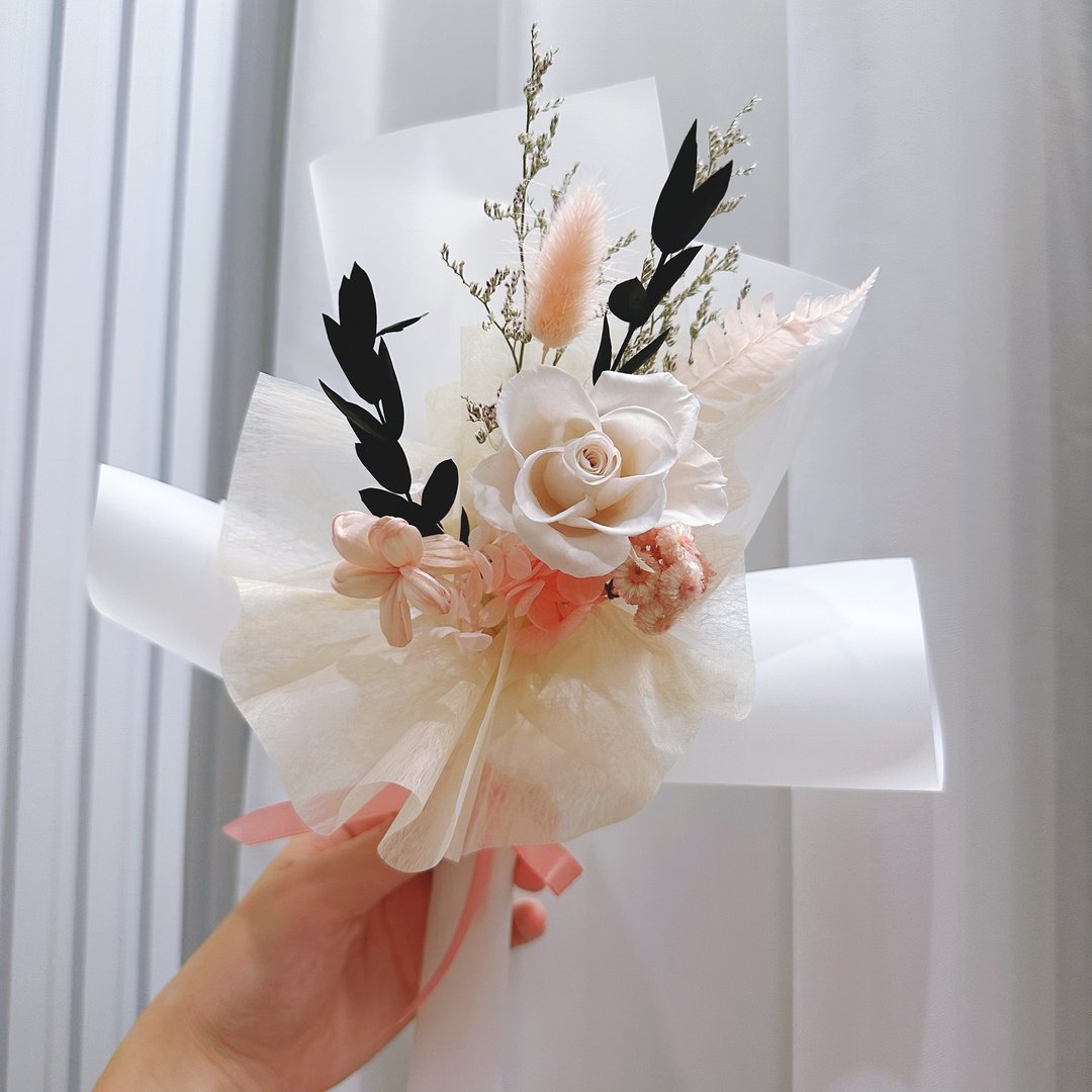 永生韩式花束-婴儿粉。情人节花束。生日花束。求婚花束(赠提袋) - 干燥花/捧花 - 植物．花 