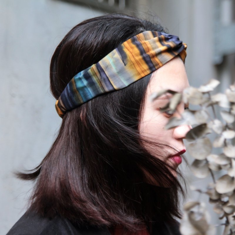 蓝色多瑙河／蓝与棕色渐层／美国手工蜡染布／手工十字松紧发带_An der schönen blauen//handmade batik cloth/Taiwan handmade crisscross elastic hairband - 发饰 - 棉．麻 紫色