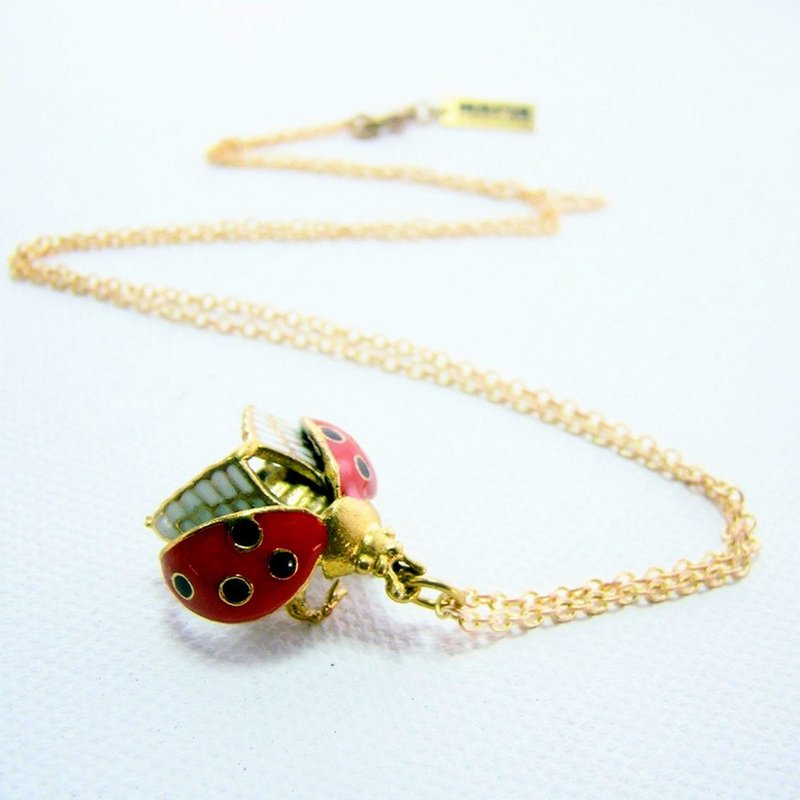 Lady bug pendant in brass and enamel color ,Rocker jewelry ,Skull jewelry,Biker jewelry - 项链 - 其他金属 