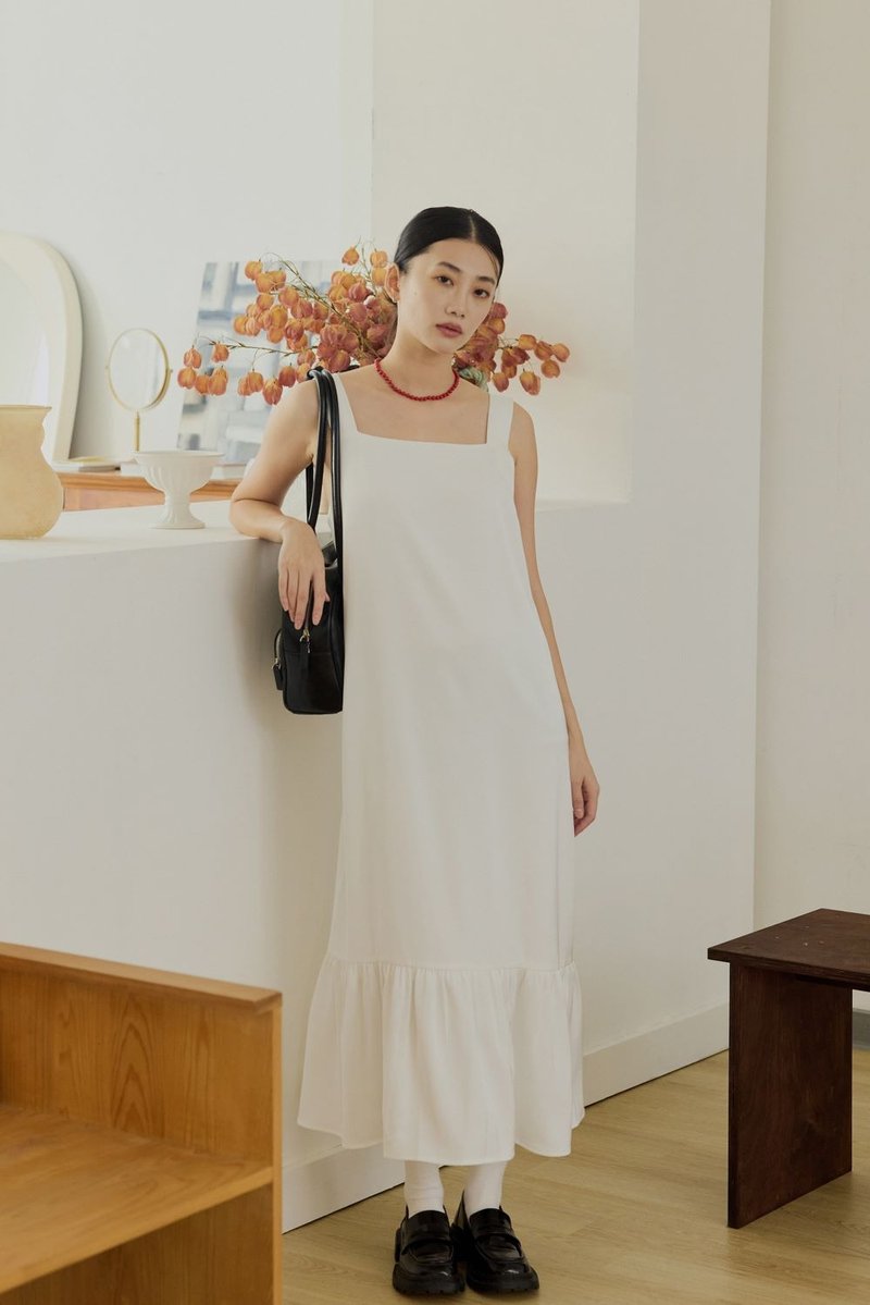 雾光缎面下摆波浪长洋装(白) - 洋装/连衣裙 - 聚酯纤维 白色