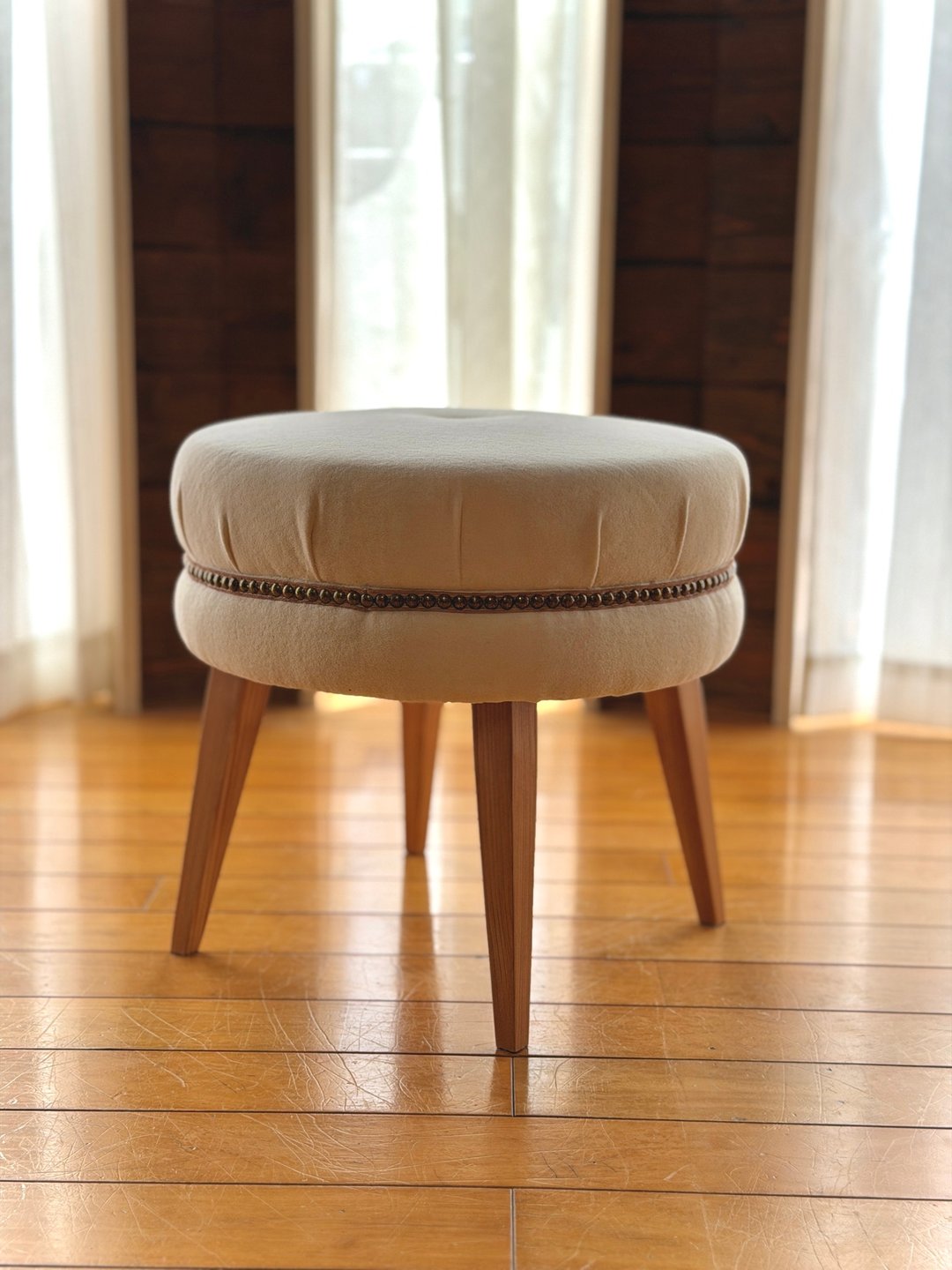 圆相 〜越前织和纸丝绒・刷毛处理凳〜 Washi Velvet Brushed stool - 椅子/沙发 - 纸 白色