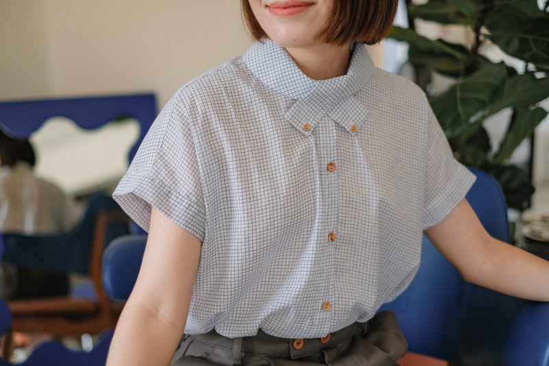 Cotton X collar Shirt :  White Grid - 女装上衣 - 棉．麻 白色