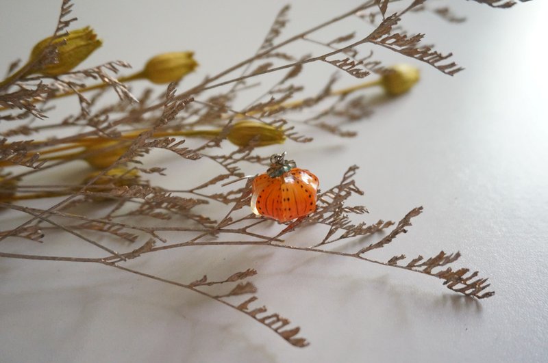 万圣节南瓜点点/对 - 耳环/耳夹 - 树脂 橘色