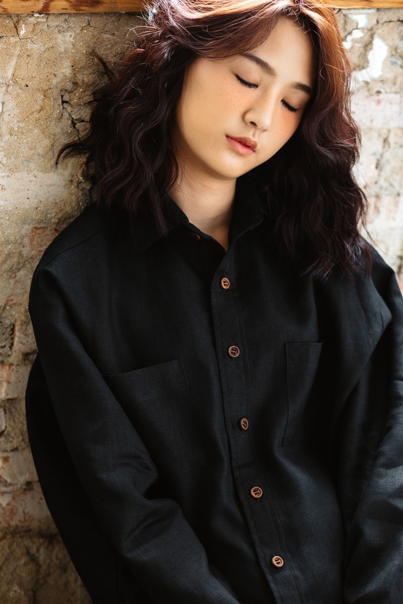 亚麻制宽松衬衫-黑色 - 女装衬衫 - 棉．麻 黑色