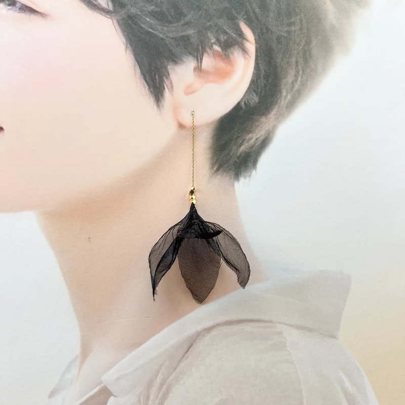 Zephyra 黑暗西风氛围黑纱垂链长耳环 - 耳环/耳夹 - 其他材质 黑色