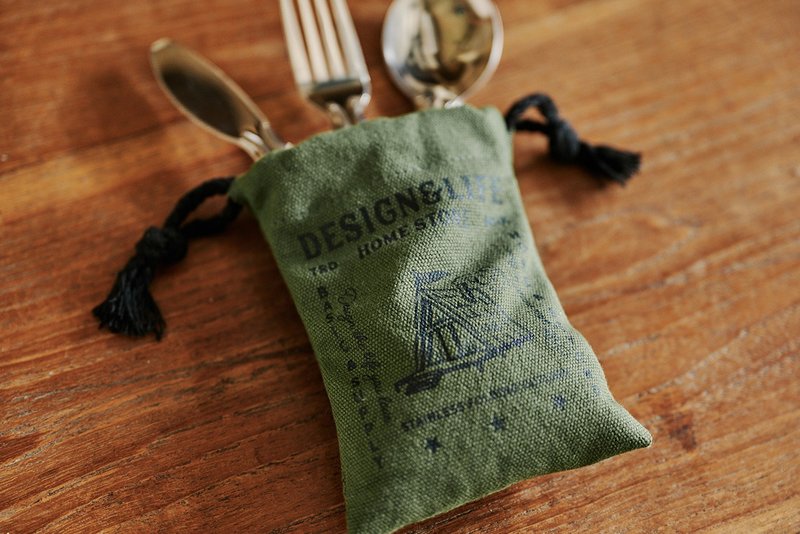 D&L军风不锈钢折叠餐具组 - 餐刀/叉/匙组合 - 不锈钢 绿色