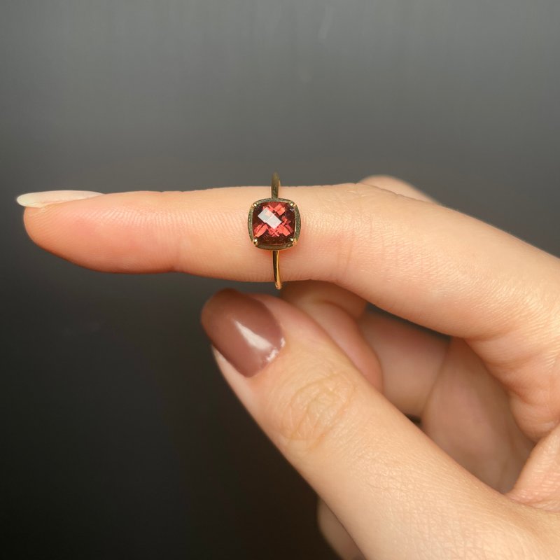 The Mono -  天然珊瑚深粉红碧玺(0.92ct) 18k黄金戒指 - 戒指 - 贵金属 