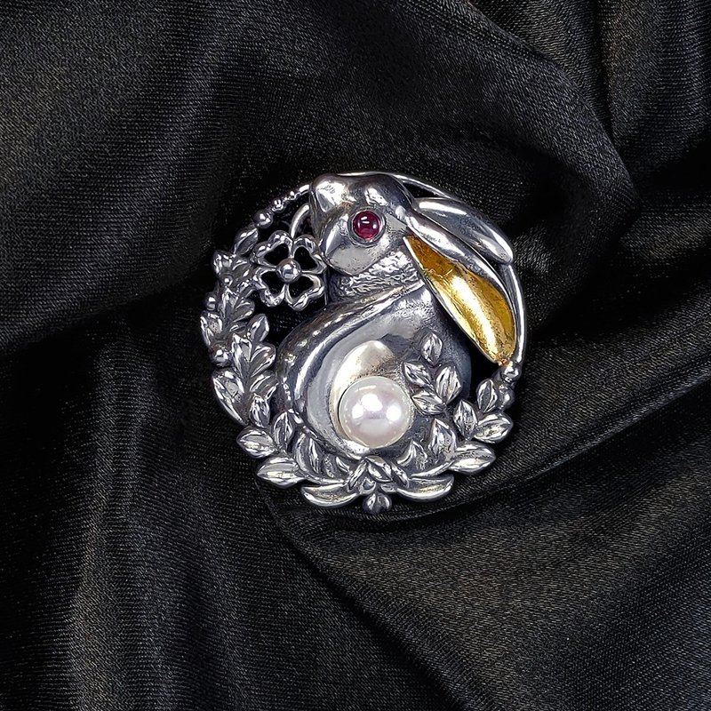 幸运草兔子 | 胸针/吊坠 - 天然珍珠.石榴石.24K金烧赋.S925纯银 - 胸针 - 珍珠 银色