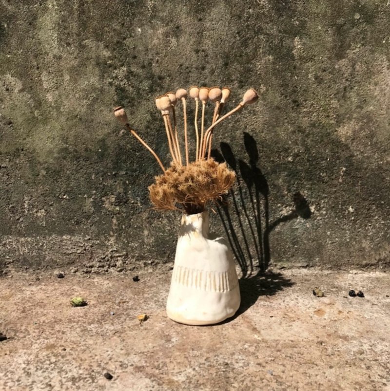小驼背 二号袜子 /竹土石山 花器 花瓶 - 花瓶/陶器 - 陶 白色