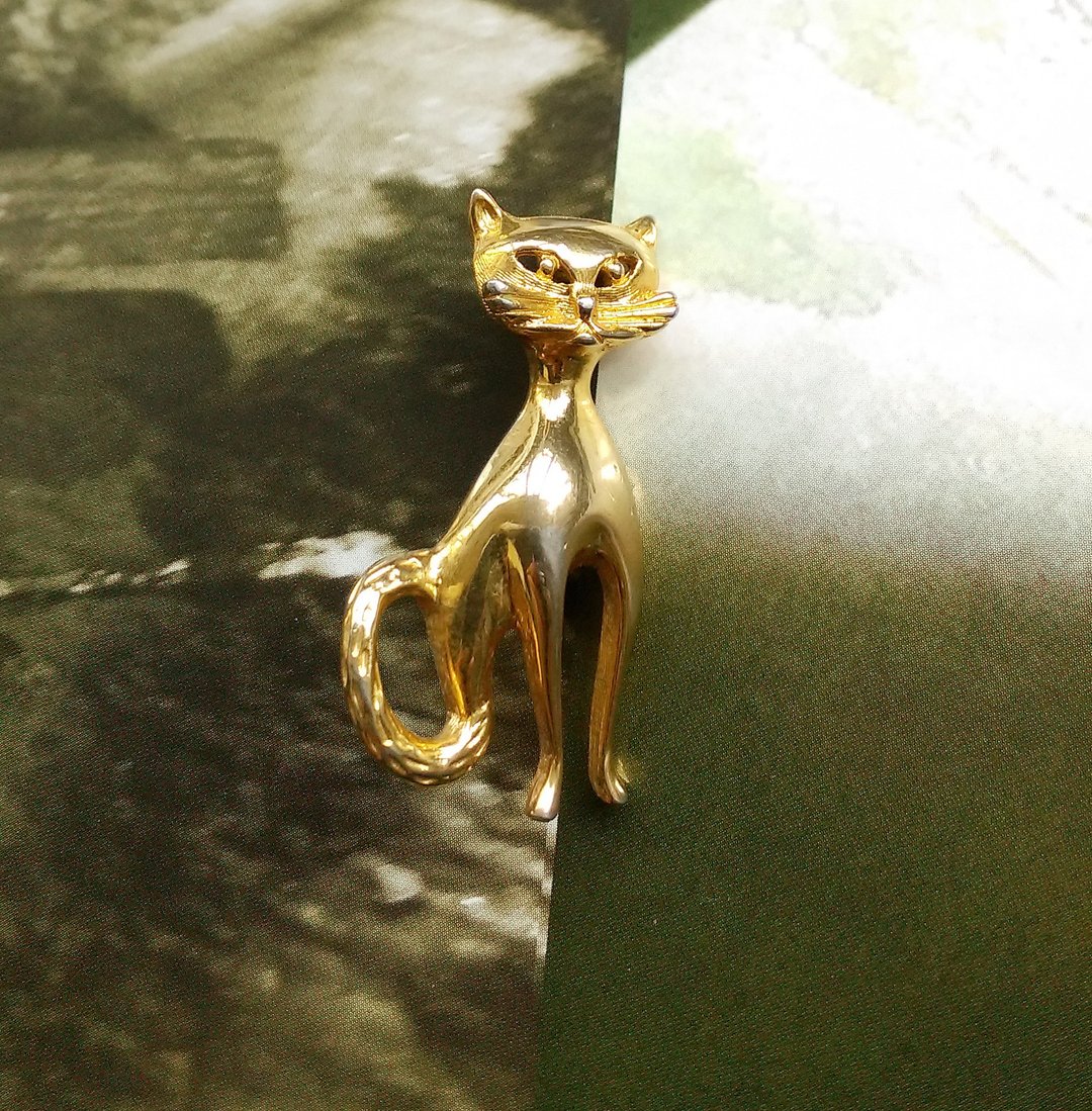 骄傲的猫咪  别针。西洋古董饰品 - 徽章/别针 - 其他金属 金色
