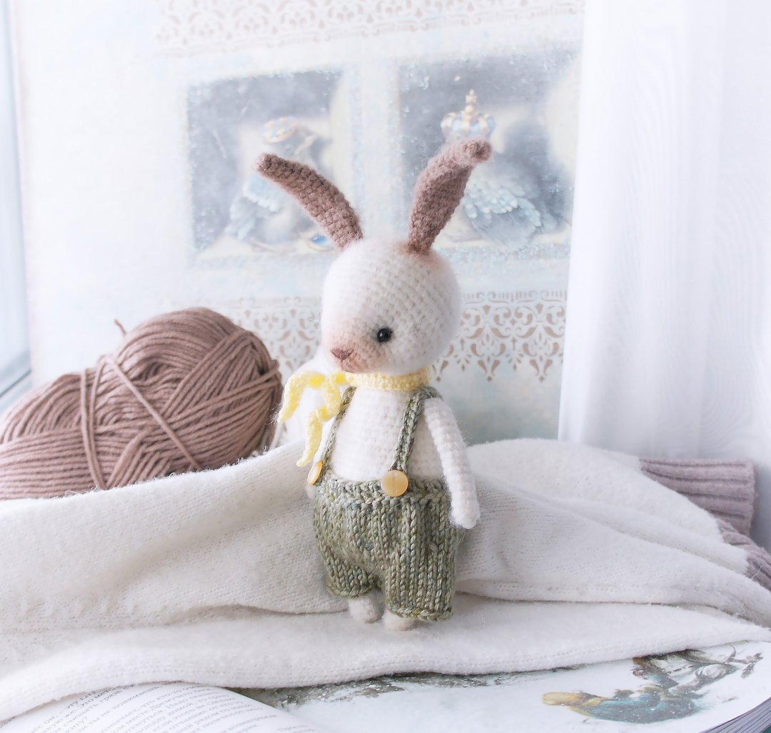 Bunny Doll with clothes, White Rabbit plush animal, Crochet Rabbit Toy - 玩偶/公仔 - 羊毛 白色