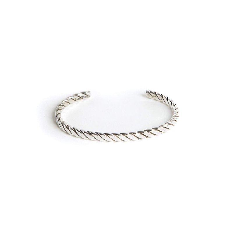 Studebaker Metals - Plait Cuff 手工锻造古拙纯银手环 - 手链/手环 - 纯银 银色