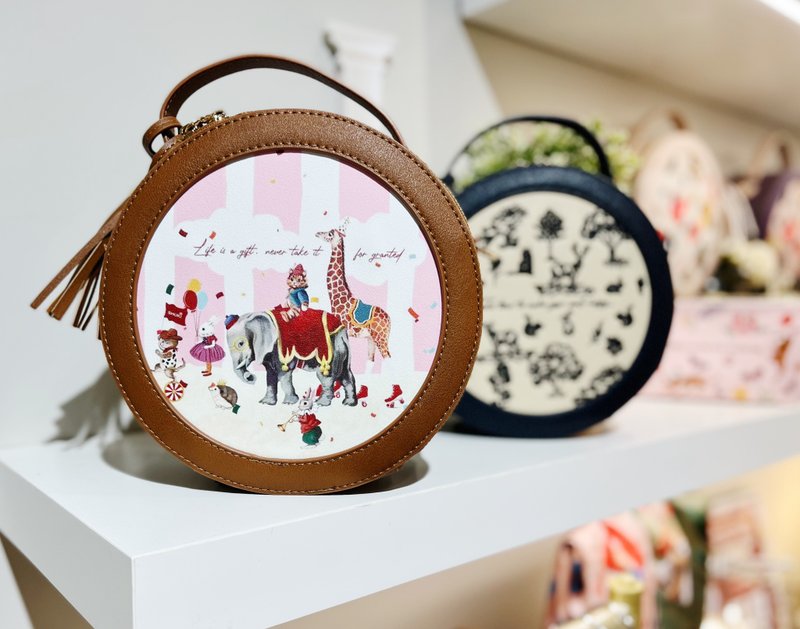 SHUKI 动物巡游印花圆形袋 - 侧背包/斜挎包 - 其他人造纤维 黄色