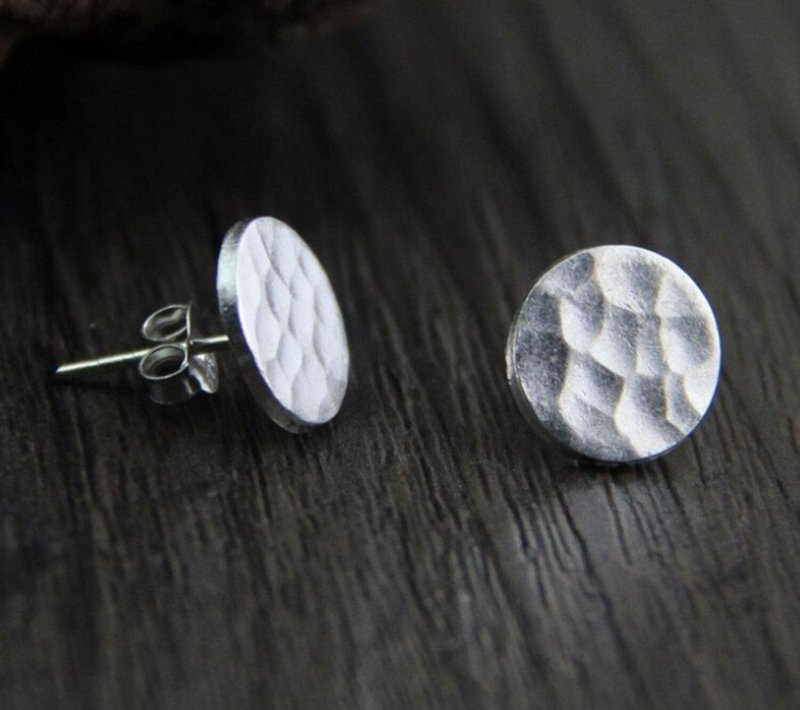 Real 925 Sterling Silver Uneven Lunar Surface Stud Earrings Women Mini Round - 耳环/耳夹 - 纯银 银色