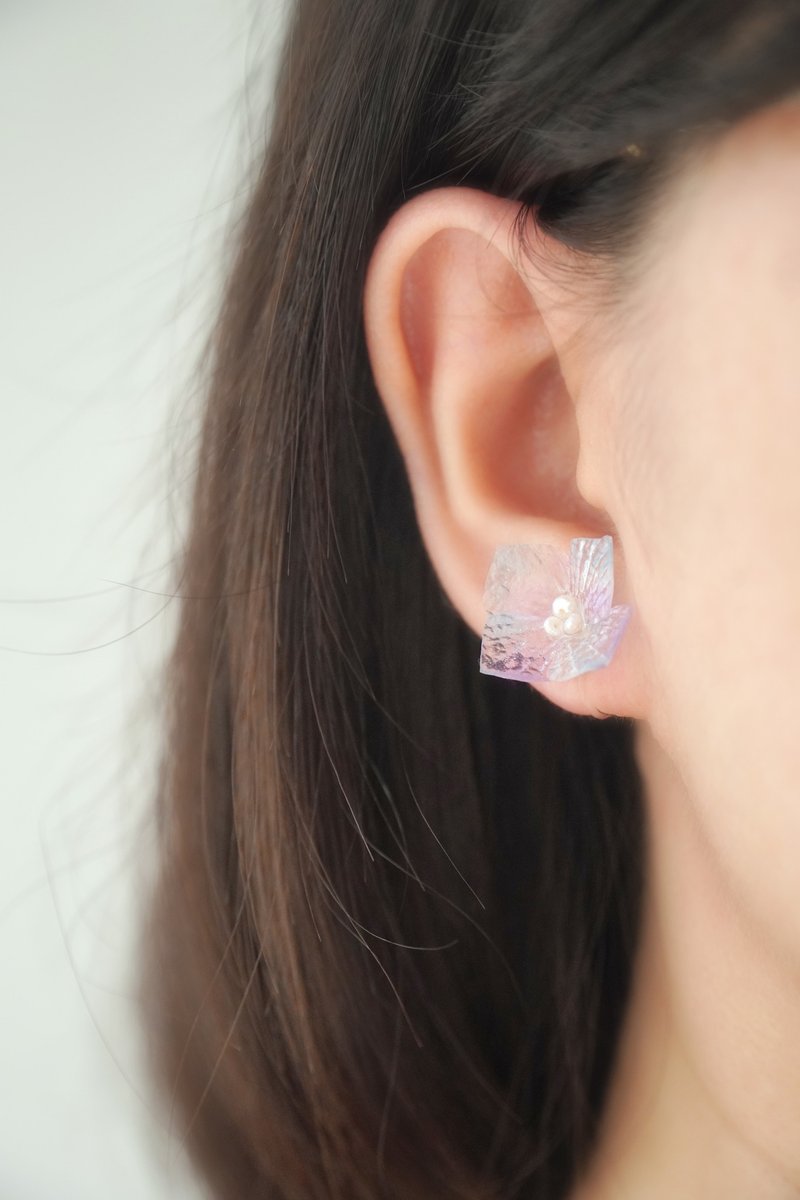 幻彩 /Fiore/ 绣球花 树脂软水晶花 耳环/耳夹 (人鱼紫蓝) - 耳环/耳夹 - 树脂 紫色