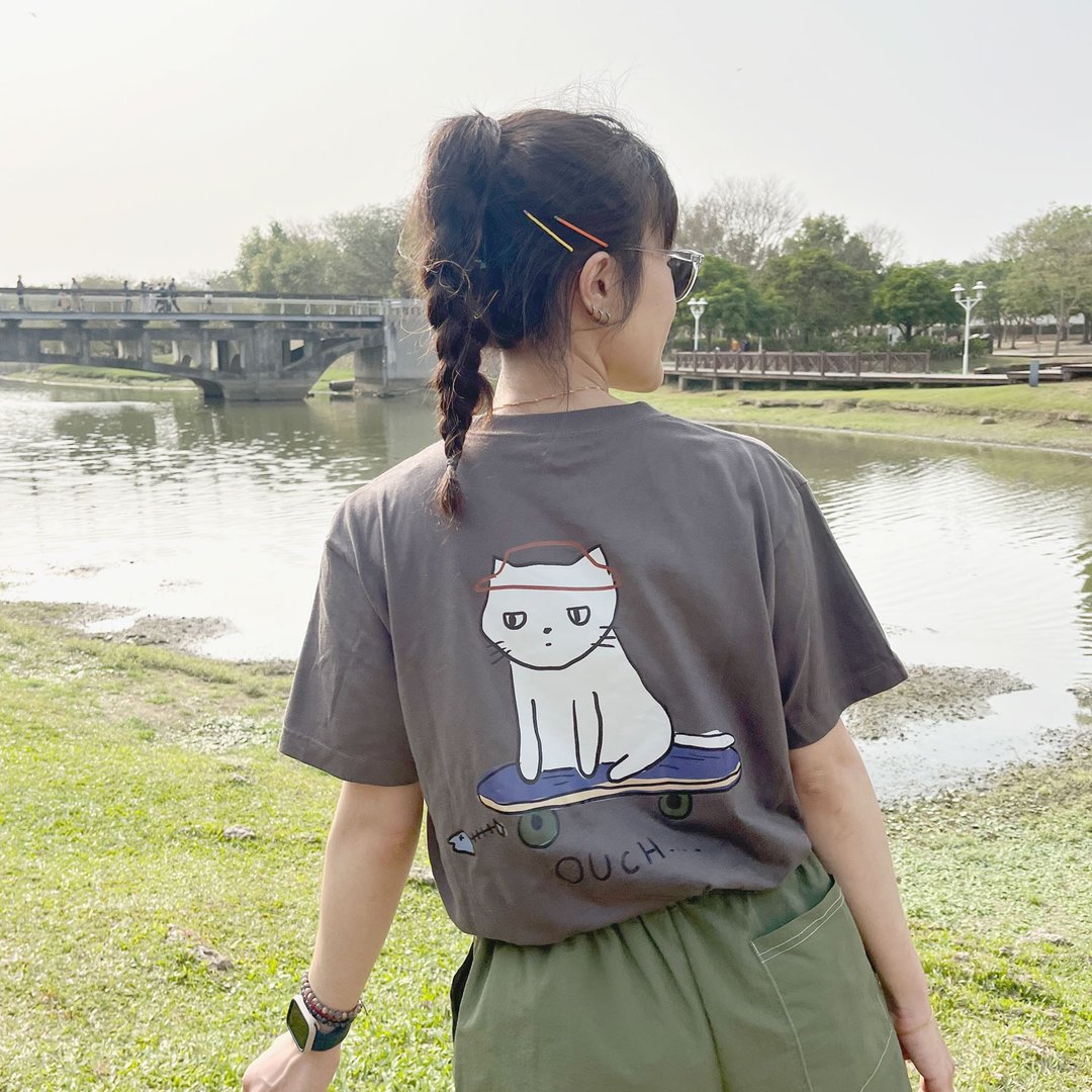 T SHIRT | 每到夏天都热到厌世的猫咪 T恤 - 男装上衣/T 恤 - 棉．麻 