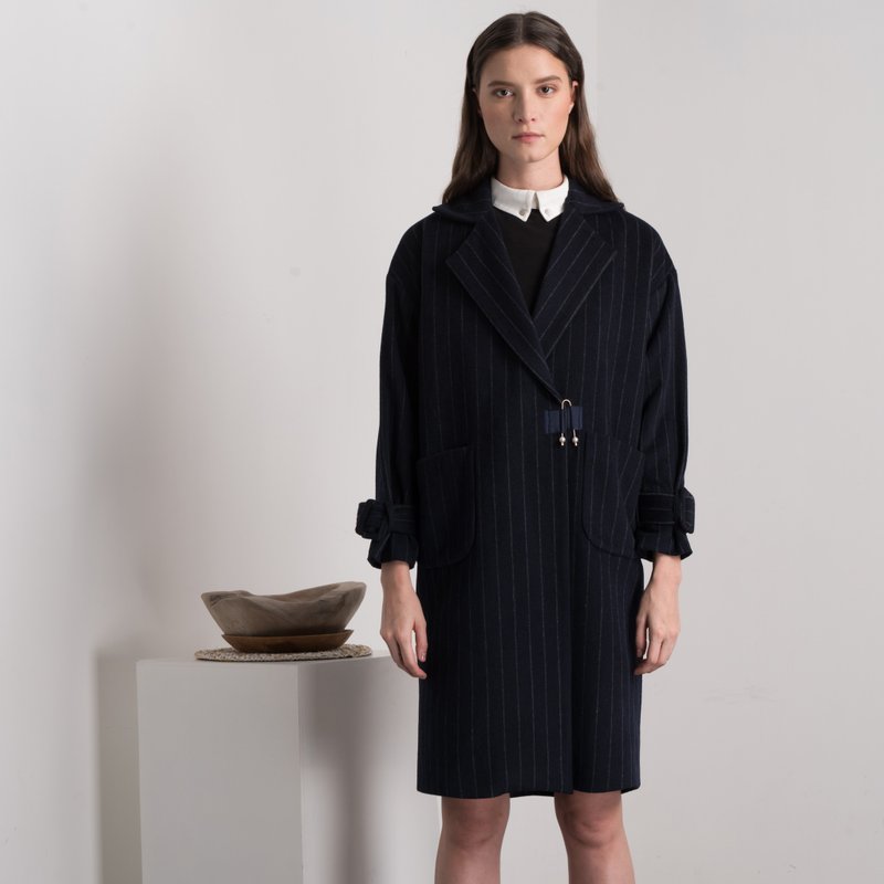 【出清品】女装中长条纹羊毛大衣-香港原创品牌Lapeewee - 女装休闲/机能外套 - 羊毛 蓝色