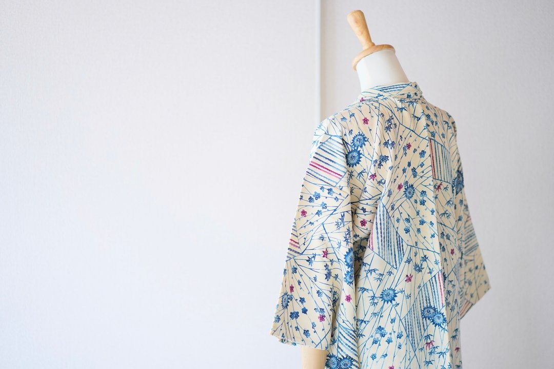 Silk kimono, traditional kimono, Japanese silk haori, abstract kimono /4695 - 女装休闲/机能外套 - 丝．绢 蓝色