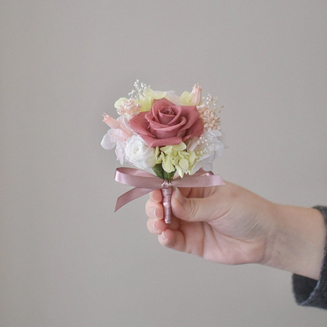 /粉色系永生玫瑰胸花/婚礼 手腕花 主婚人 新郎 情人节 捧花 - 干燥花/捧花 - 植物．花 粉红色