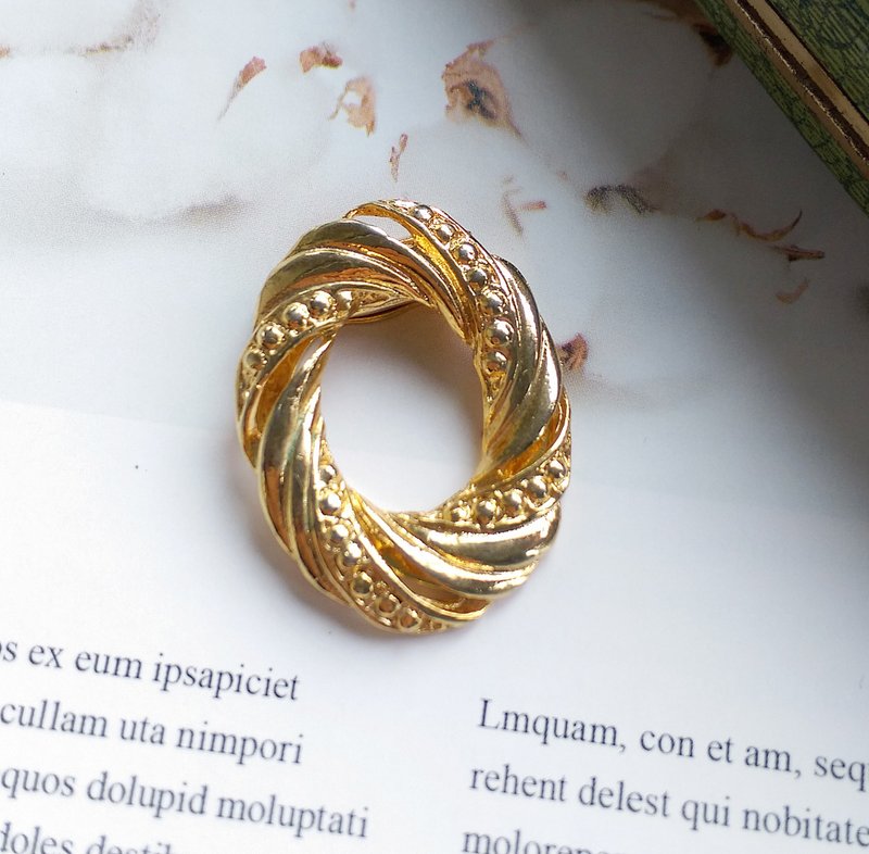 【西洋古董饰品】 金色调 扭纹圈  围巾夹 丝巾扣 丝巾夹 - 其他 - 其他金属 金色