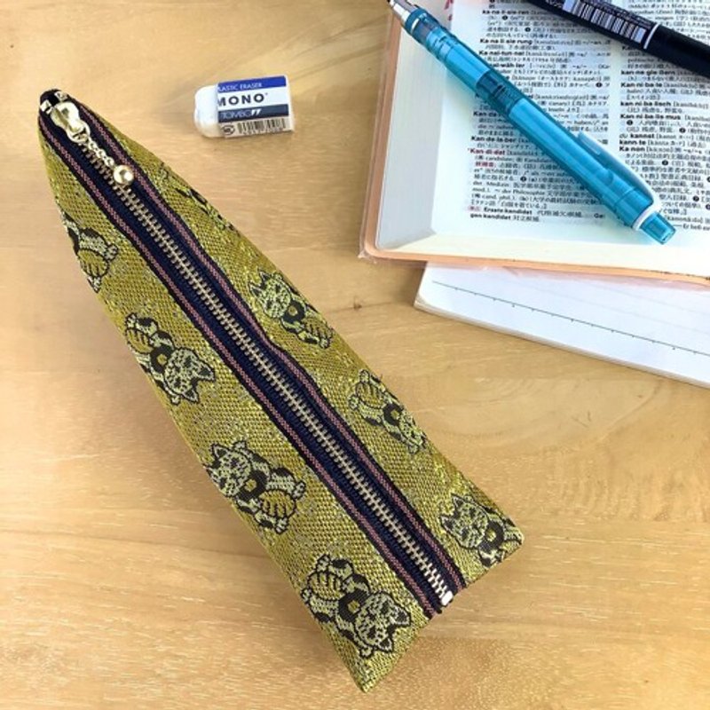 笔袋【金招财猫】畳缘制 三角柱型 招财小物 猫 金色 幸运 - 铅笔盒/笔袋 - 其他材质 金色