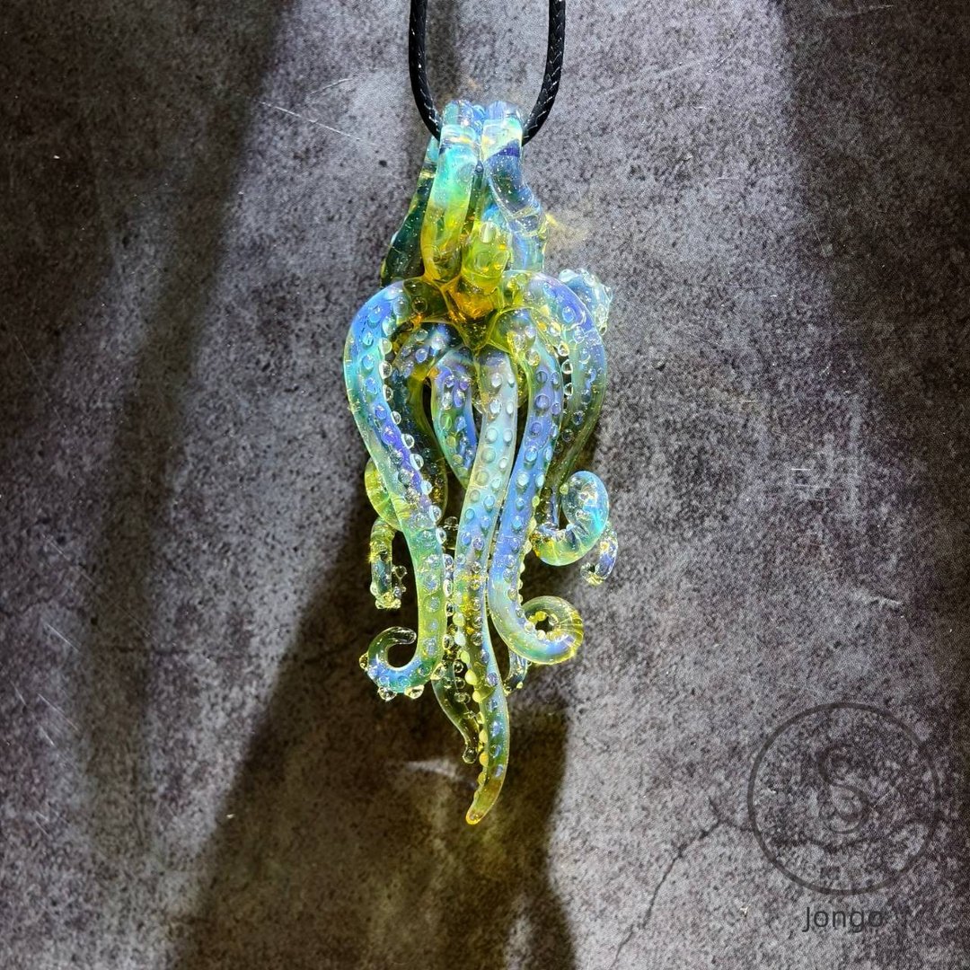 【Dream Glass Art】小众原创设计 手工多彩琉璃章鱼造型吊坠 R 色 - 项链 - 琉璃 