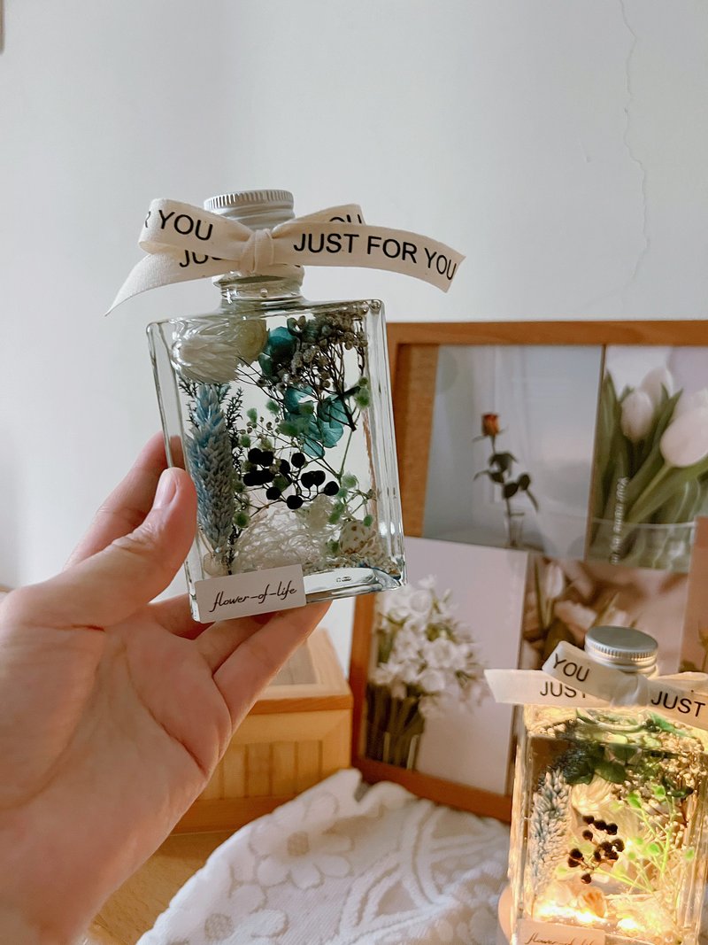 flower-of-life 大方瓶浮油花 日本浮油花-深海蓝 阳光金 - 干燥花/捧花 - 植物．花 多色