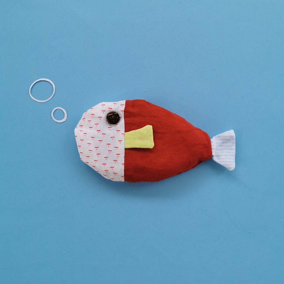 magFish is laundry product without chemical - Red and Yellow - 衣物清洁 - 亚麻 红色