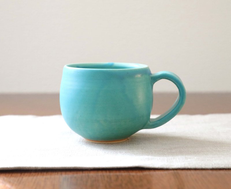 Round mug with Turkish blue matte glaze 5 - 咖啡杯/马克杯 - 陶 蓝色