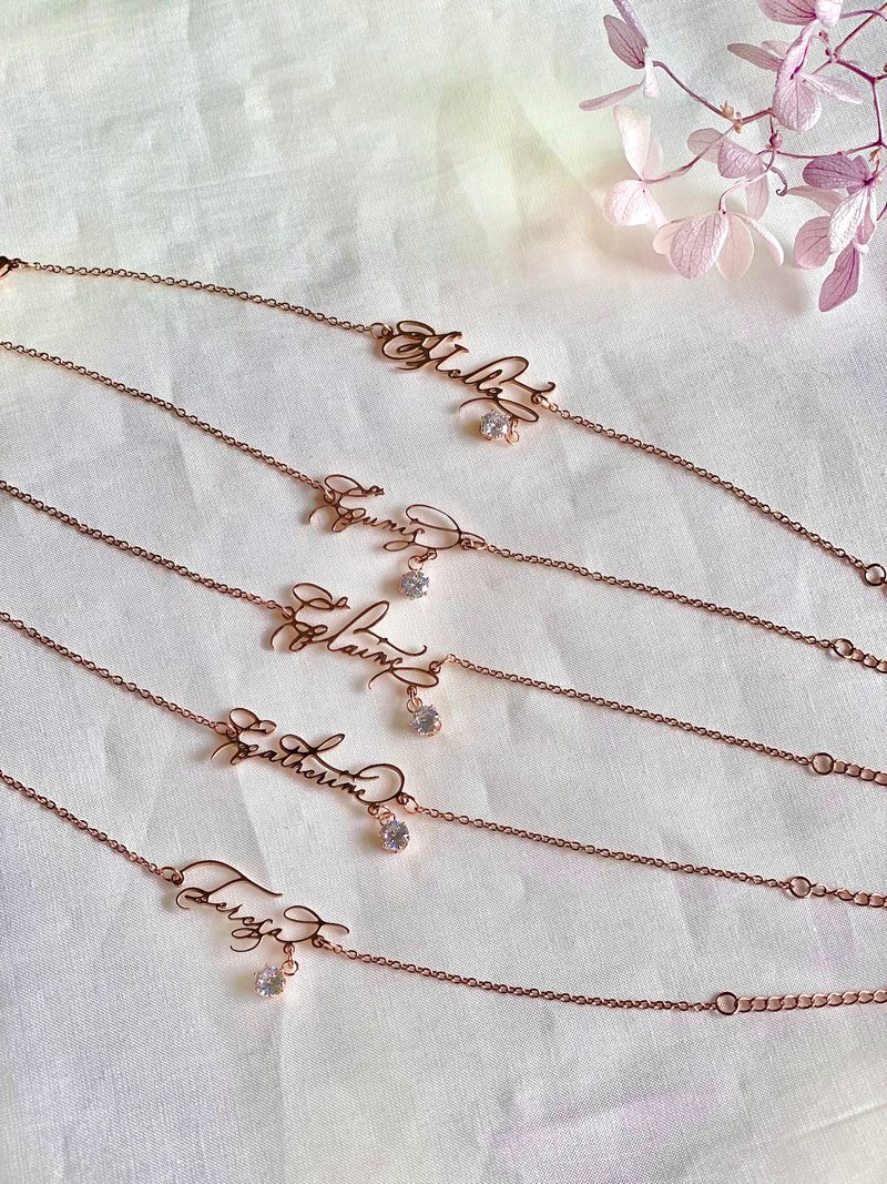 【定制化礼物】姊妹礼/伴娘礼 字母手链 手链 锆石 - 手链/手环 - 其他金属 白色