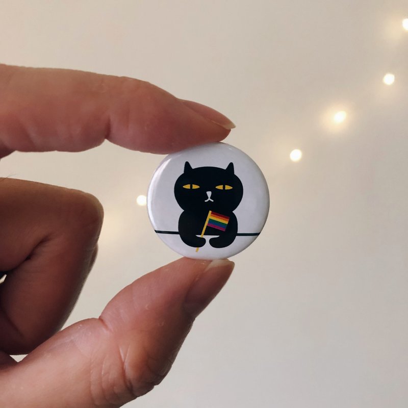 LOVE WINS 坏猫咪迷你胸章 - 胸针 - 其他金属 多色