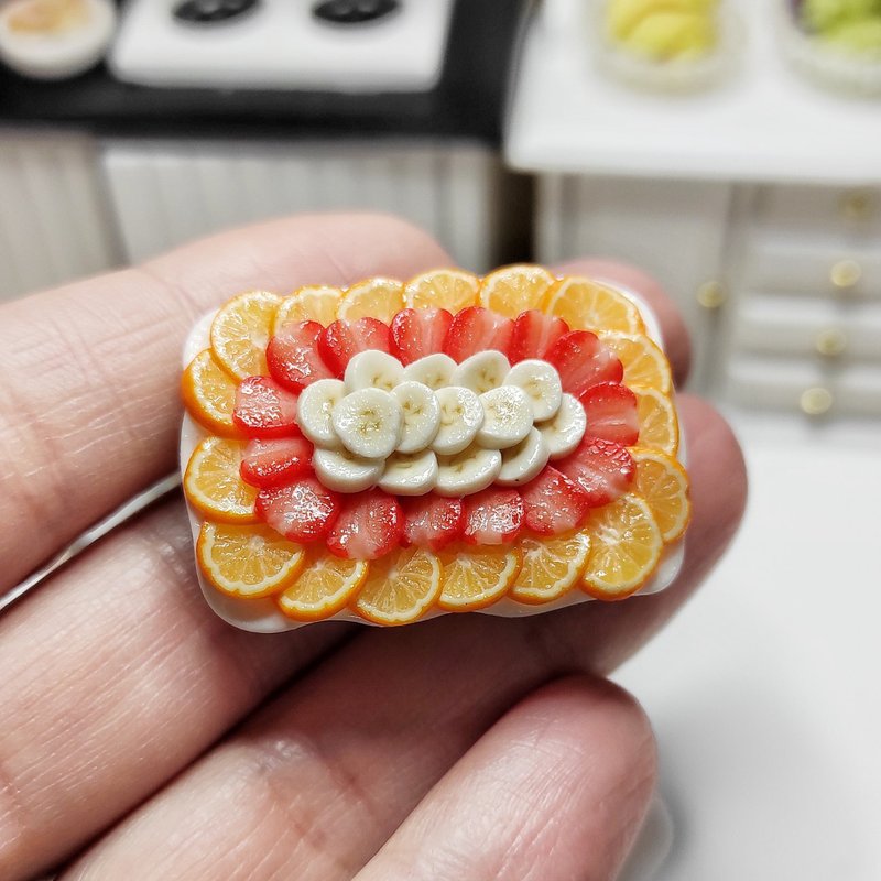 Realistic assortment of fruits on a plate - fruits for dollhouse - miniature - 玩偶/公仔 - 粘土 