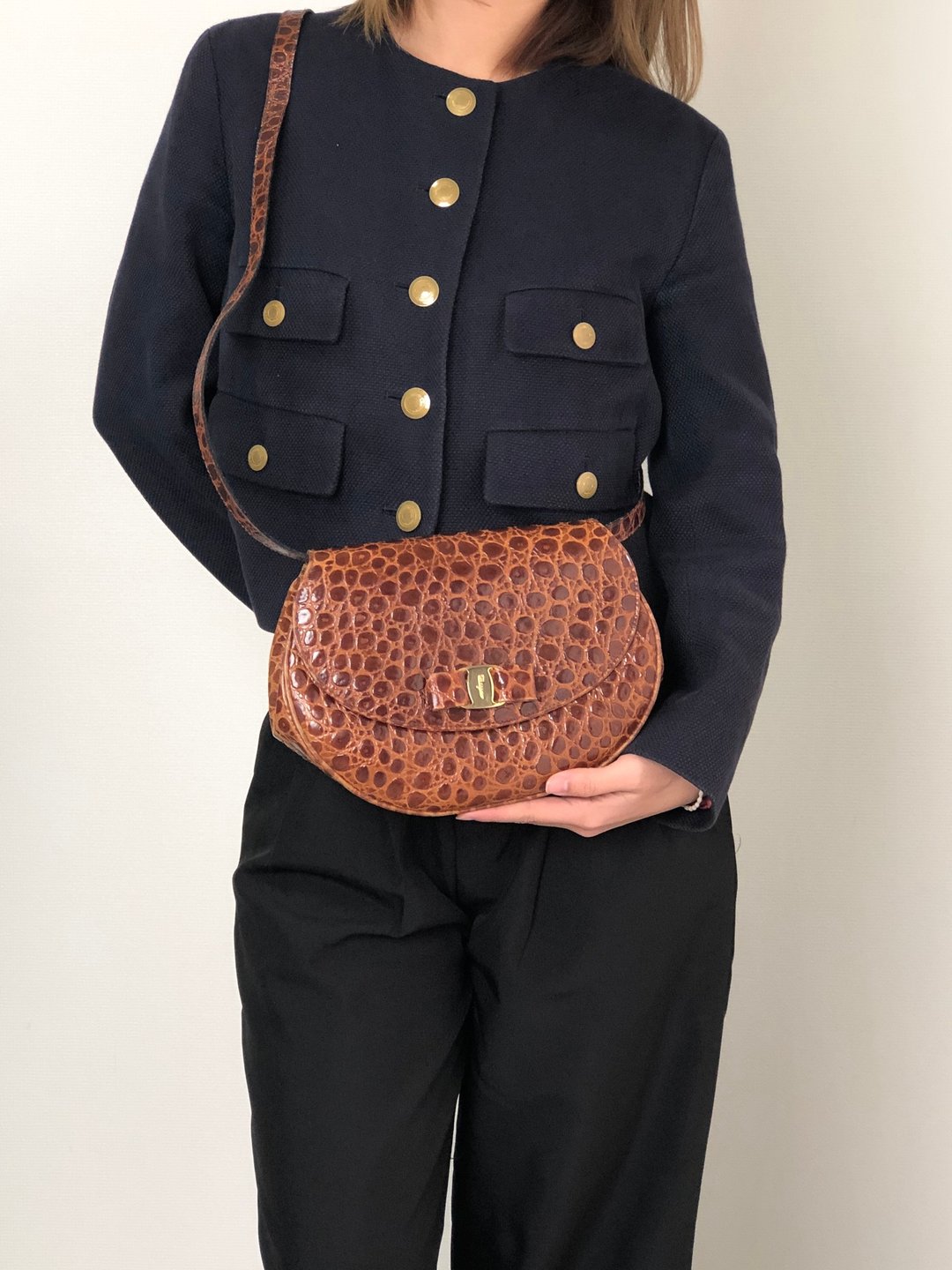 【日本直送 名牌中古包】Salvatore Ferragamo 侧背包 棕色 鳄鱼压纹 vintage 3nujzn - 侧背包/斜挎包 - 真皮 咖啡色