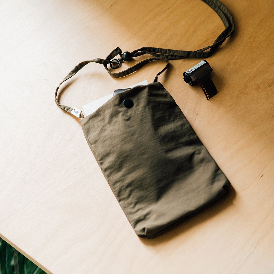 City系列 | 随身小包 TOM (铁灰) 迷你斜背包侧背包手机袋 - 侧背包/斜挎包 - 尼龙 灰色