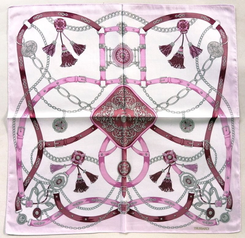 Trussardi 复古印花方巾，缀以锁链、流苏与腰带，尺寸 23 x 23 英寸 - 丝巾 - 棉．麻 粉红色